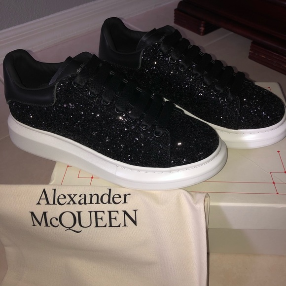 Alexander McQueen - Picture 4 of 7